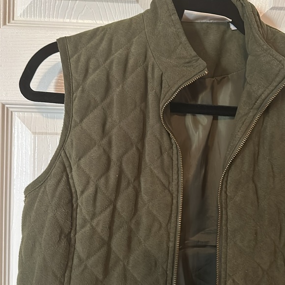 Olive green suede vest - Picture 2 of 4